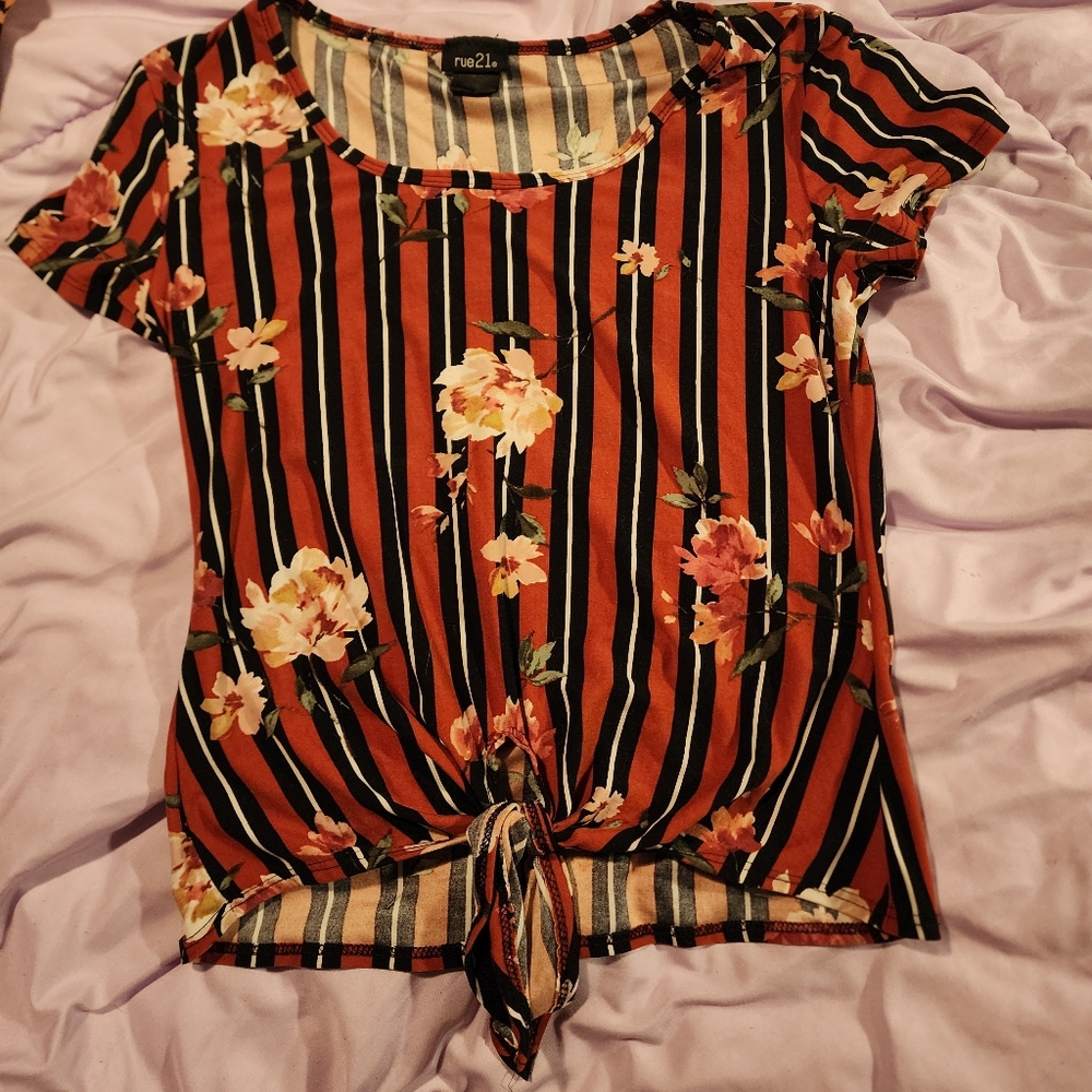 Rue 21 summer shirt